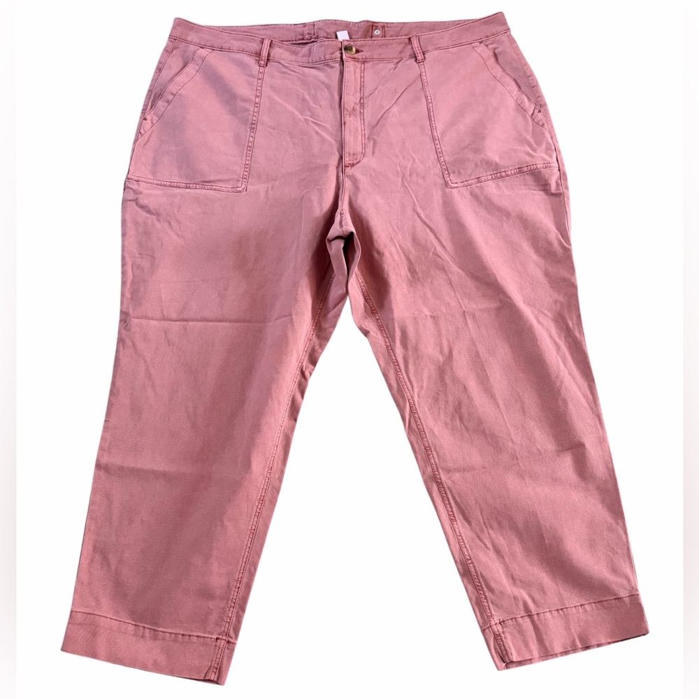 Old Navy Women’s Pink Utility Pants Size 26
NWOT Waist 24.5” Length 28”